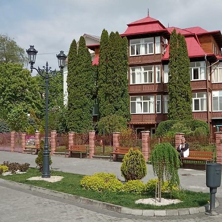 Сонячна Hotel Truszkavec Kültér fotó