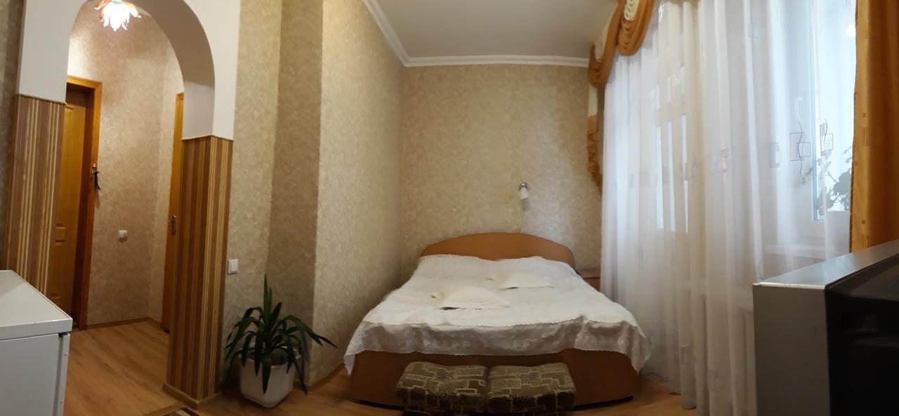 Сонячна Hotel Truszkavec Kültér fotó