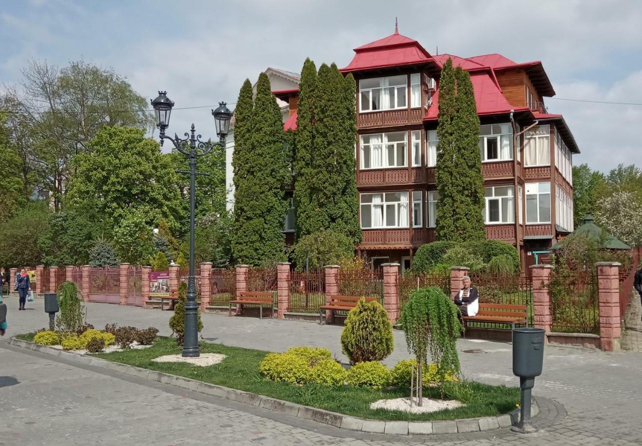 Сонячна Hotel Truszkavec Kültér fotó